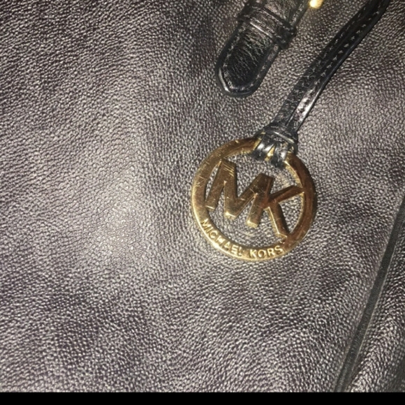 Authentic Michael Kors Purse - Picture 2 of 5